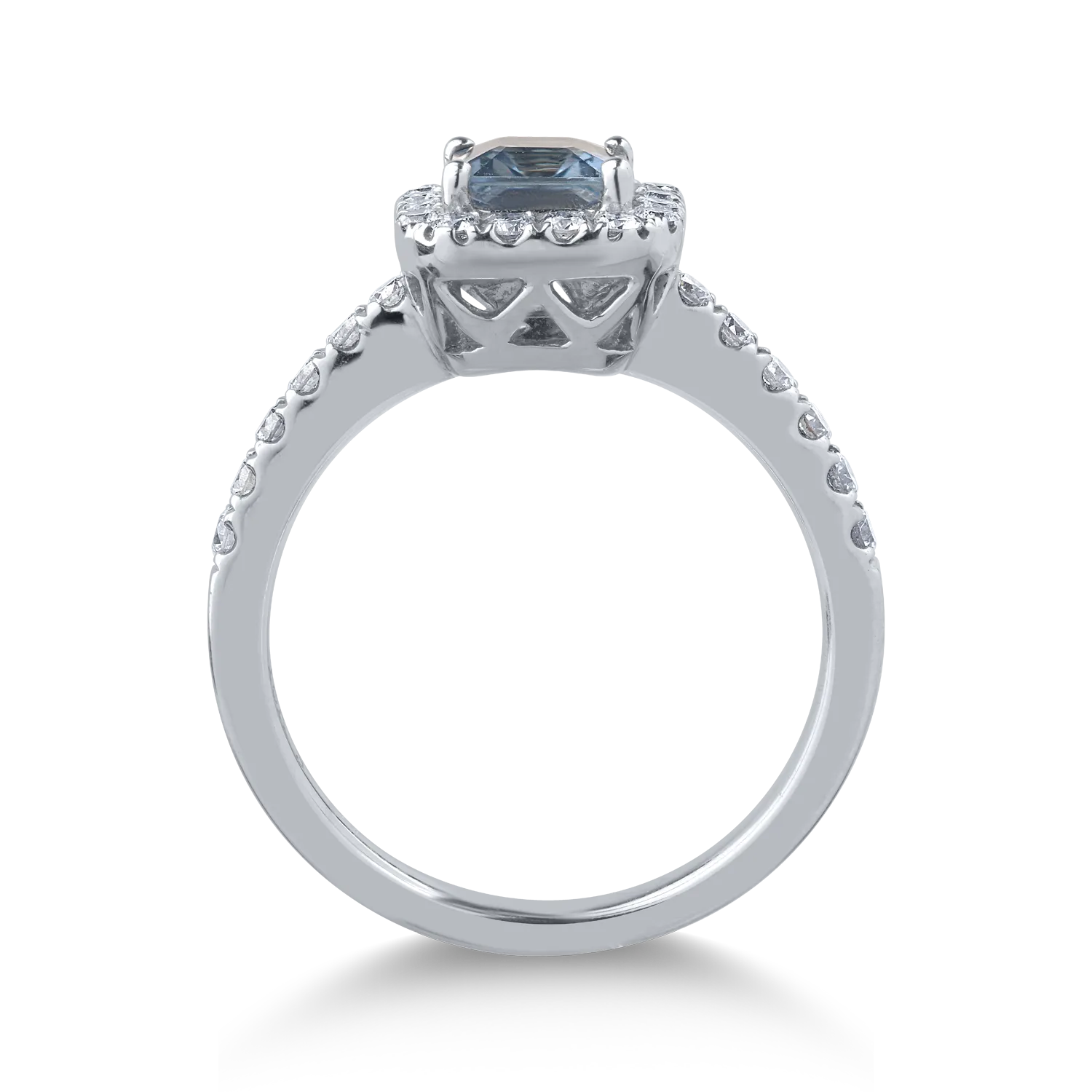 18K white gold ring with 0.7ct sapphire and 0.41ct diamonds