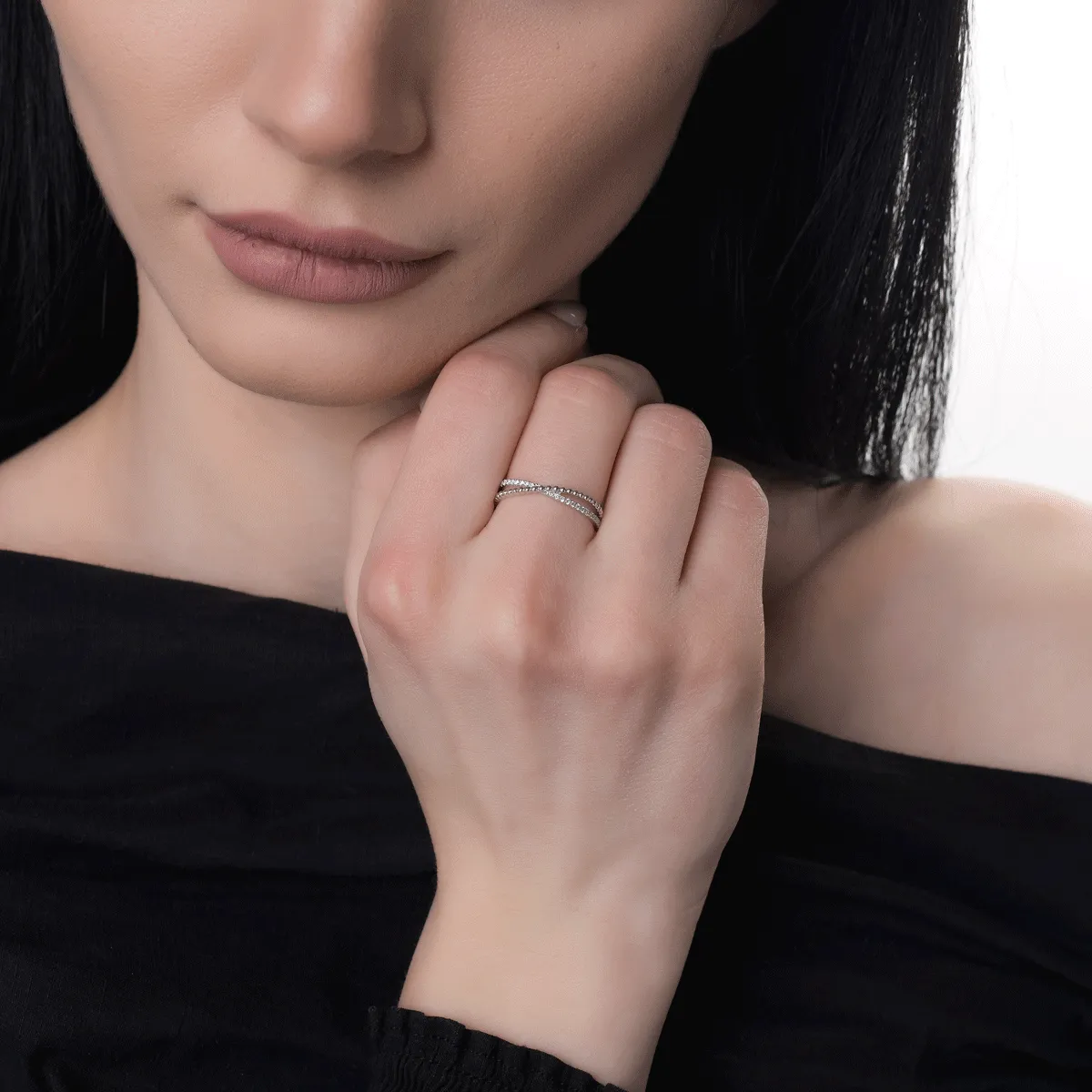 Пръстен от бяло злато с 0.1ct диаманти