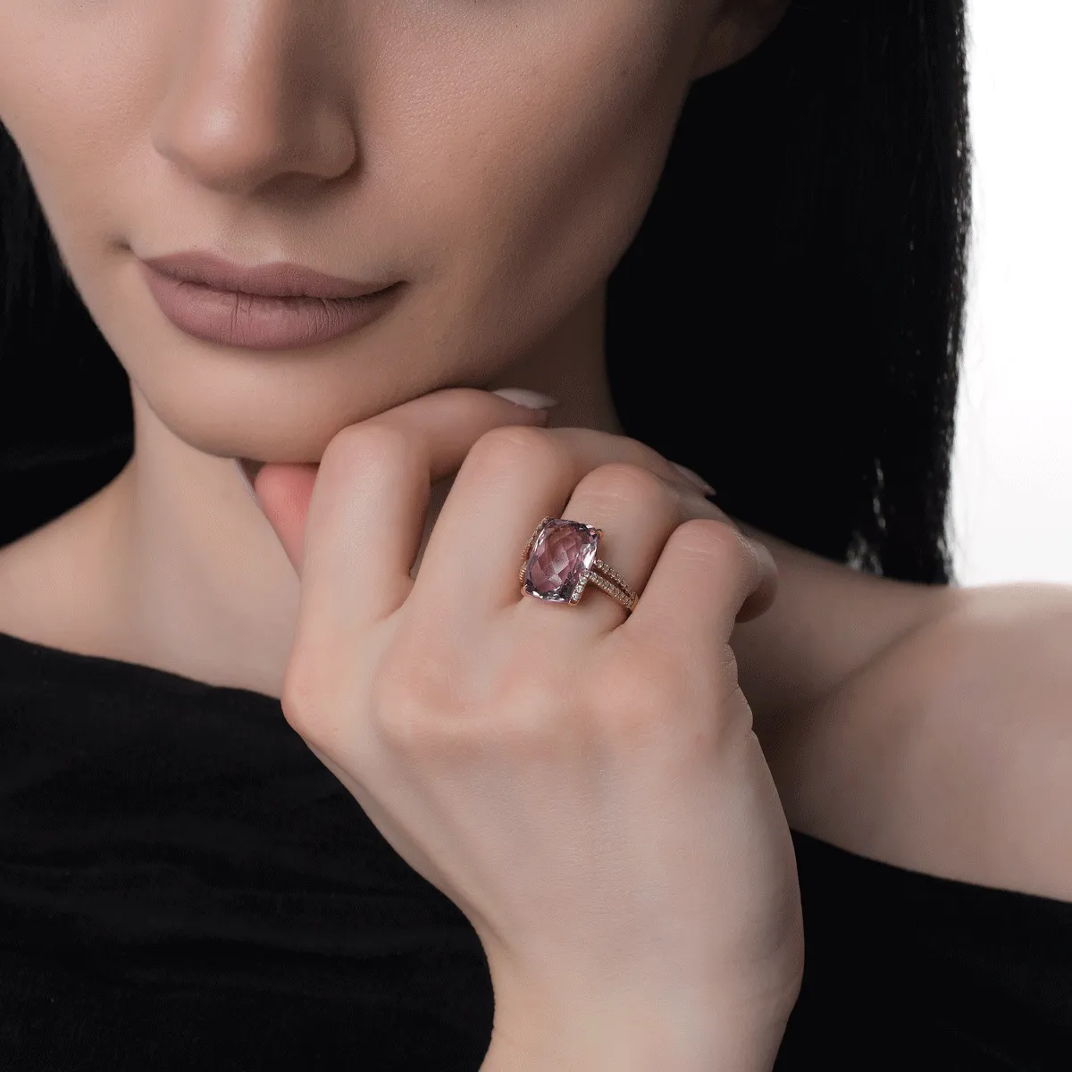 Gyűrű 18K-os rózsaszín aranyból 7.6ct rózsaszín ametiszttel és 0.25ct gyémánttal