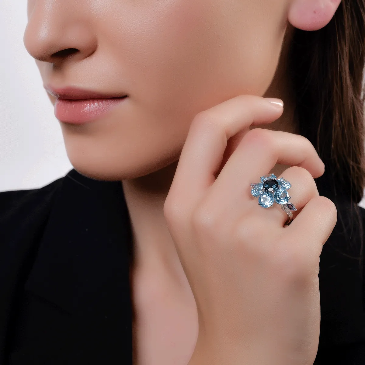 Inel floare din aur alb cu pietre pretioase si semipretioase de 9.92ct
