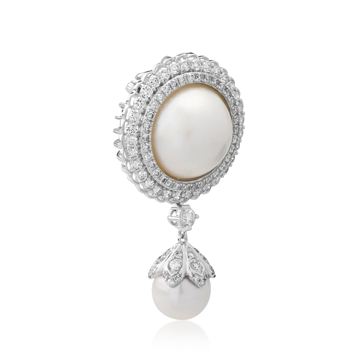 18K white gold brooch with 17.44ct fresh water pearls