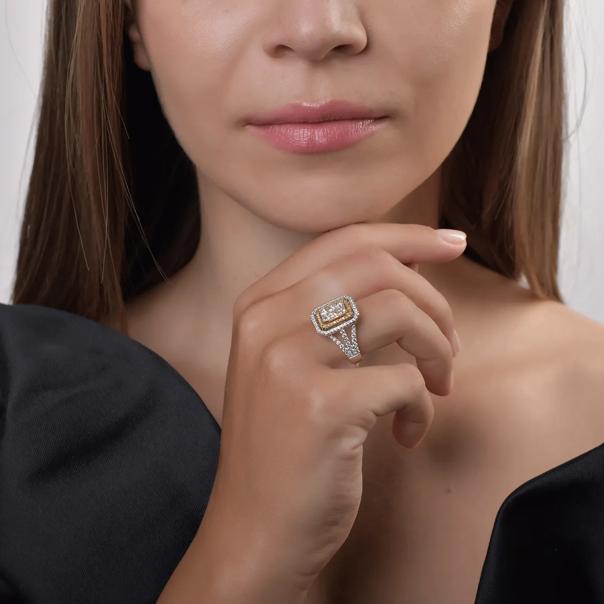 Inel din aur alb-galben cu diamante galbene si incolore de 1.7ct