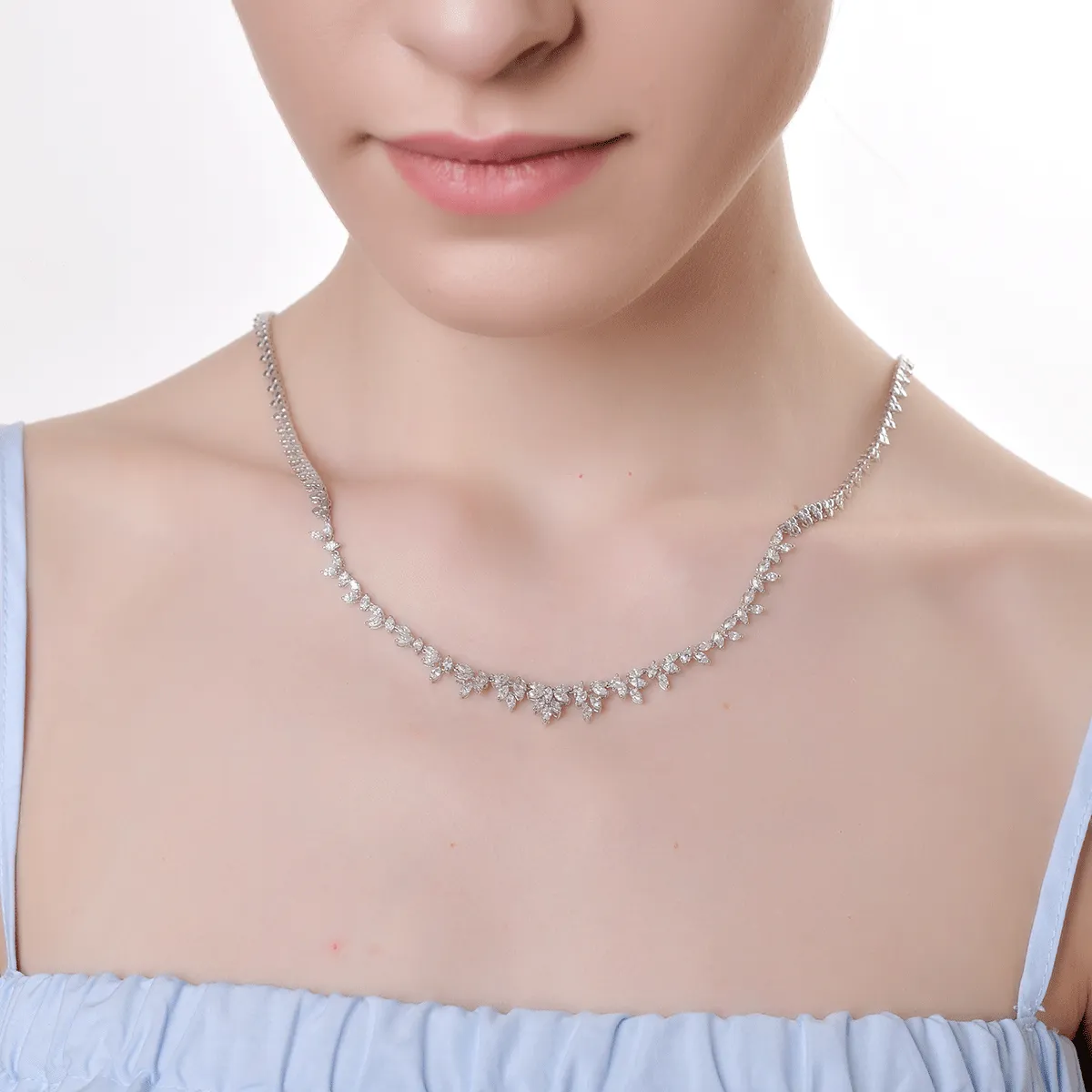 18K white gold necklace with diamonds of 3.41ct