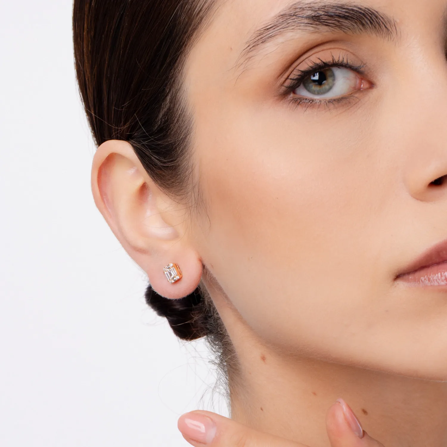 Rózsaszín 18k arany fülbevaló gyémántokkal 0.6ct