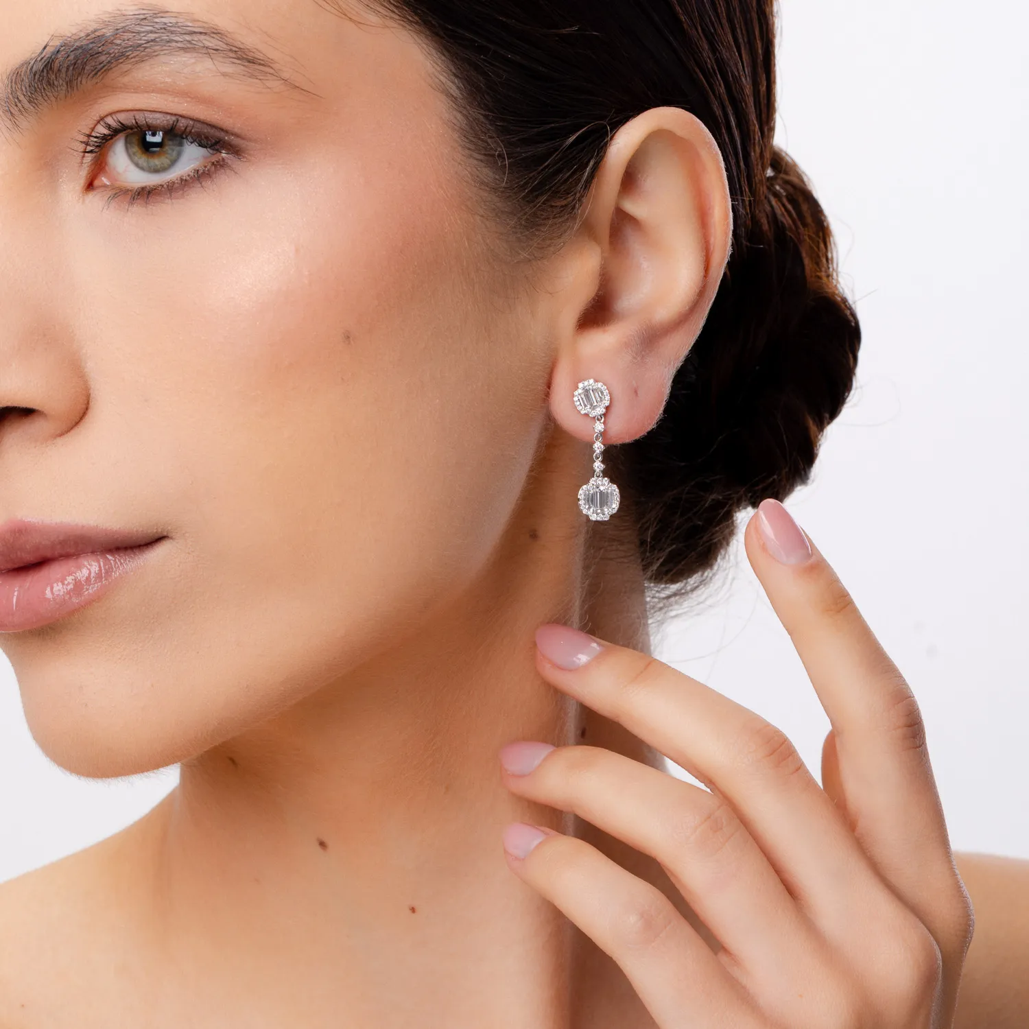 18K white gold earrings with 1.36ct diamonds