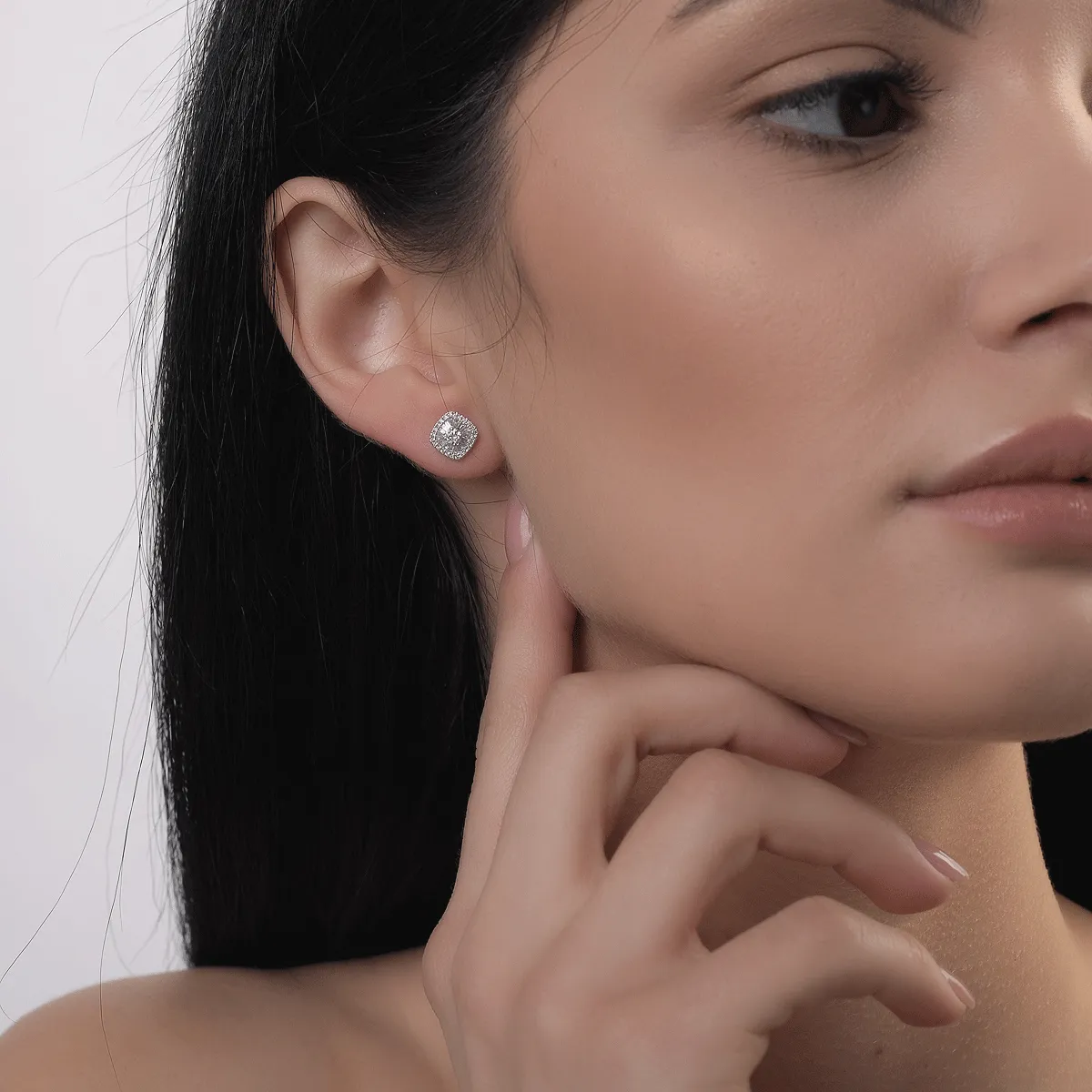 Cercei din aur alb cu diamante de 0.4ct