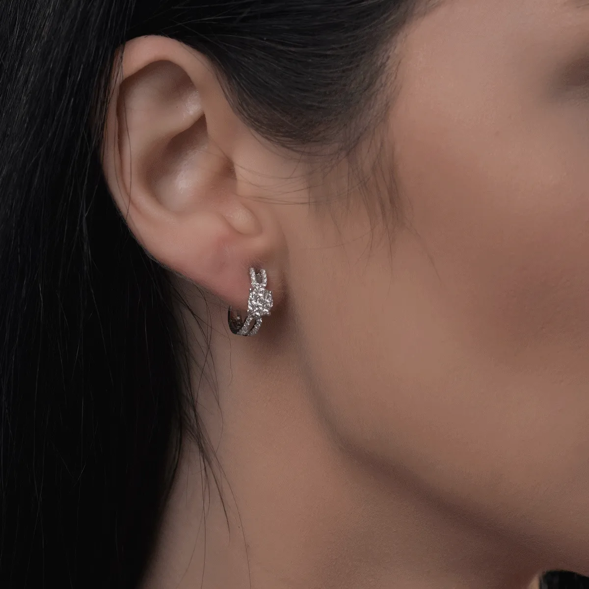 Cercei din aur alb cu diamante de 0.3ct