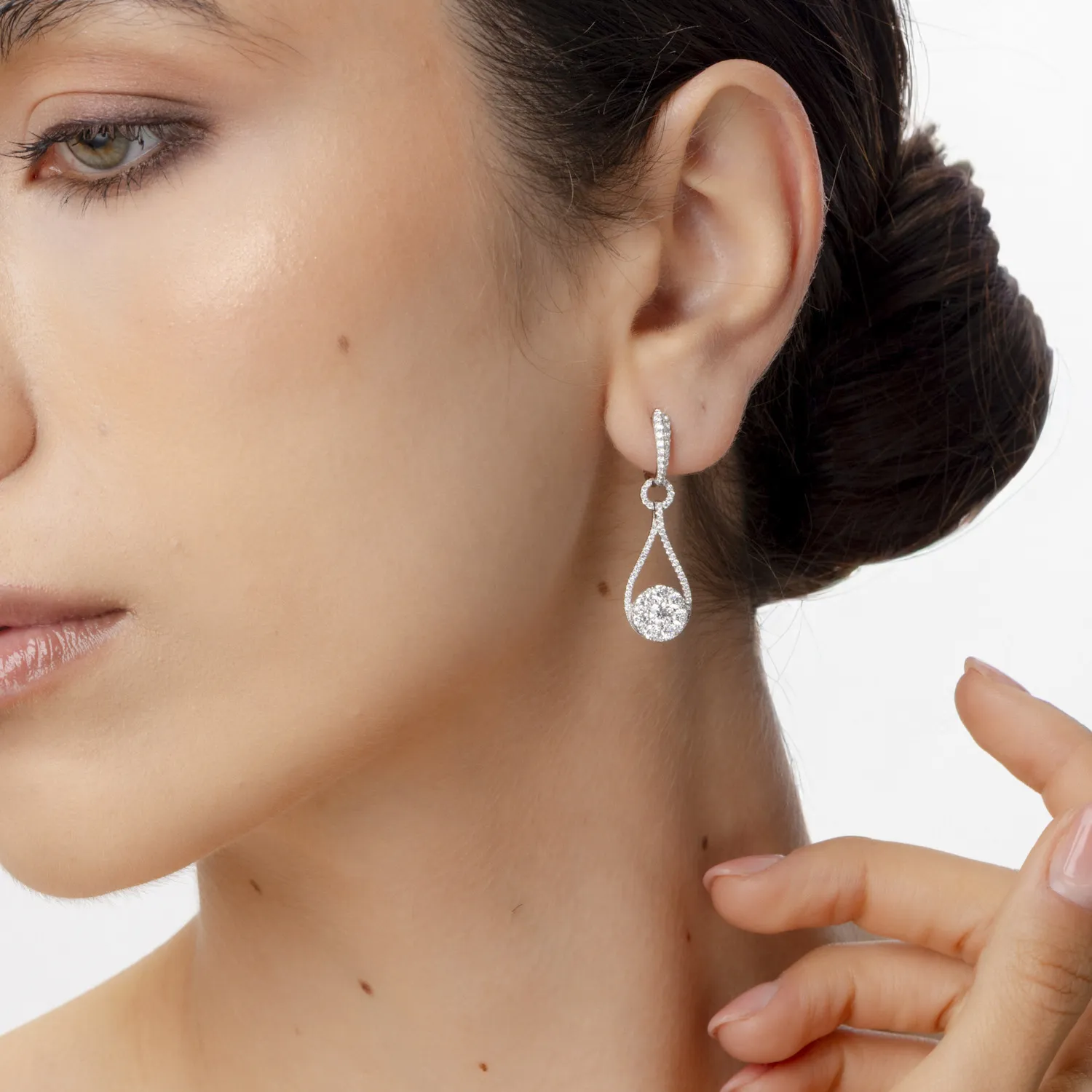18K fehérarany fülbevaló 2.18ct gyémántokkal