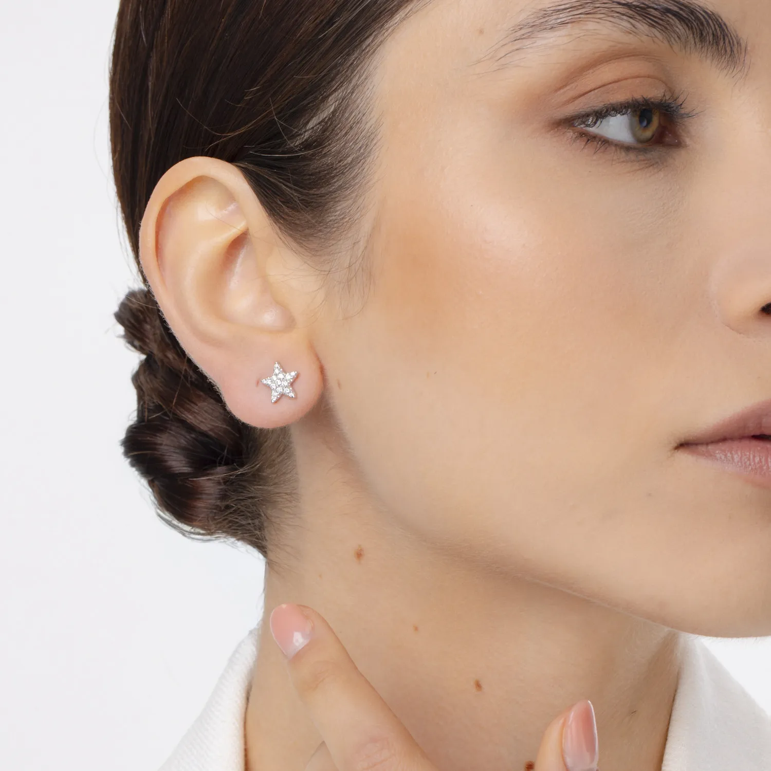 14 k fehér arany fülbevaló gyémántokkal 0.33ct
