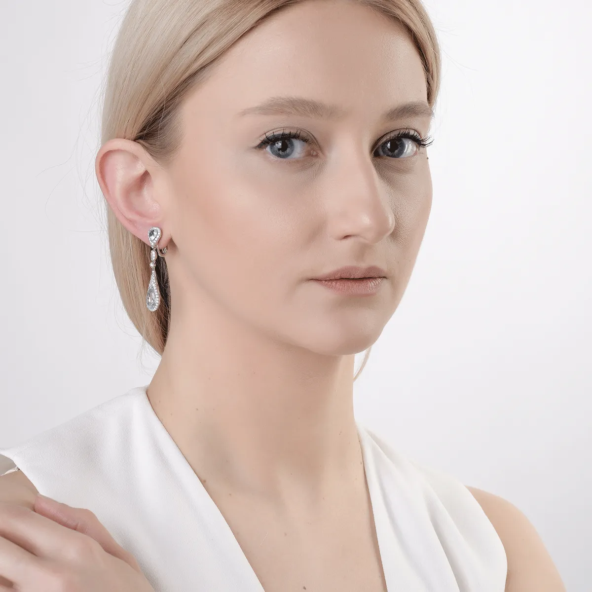 18K fehérarany fülbevaló 5.92ct akvamarinnal és 1.72ct gyémánttal