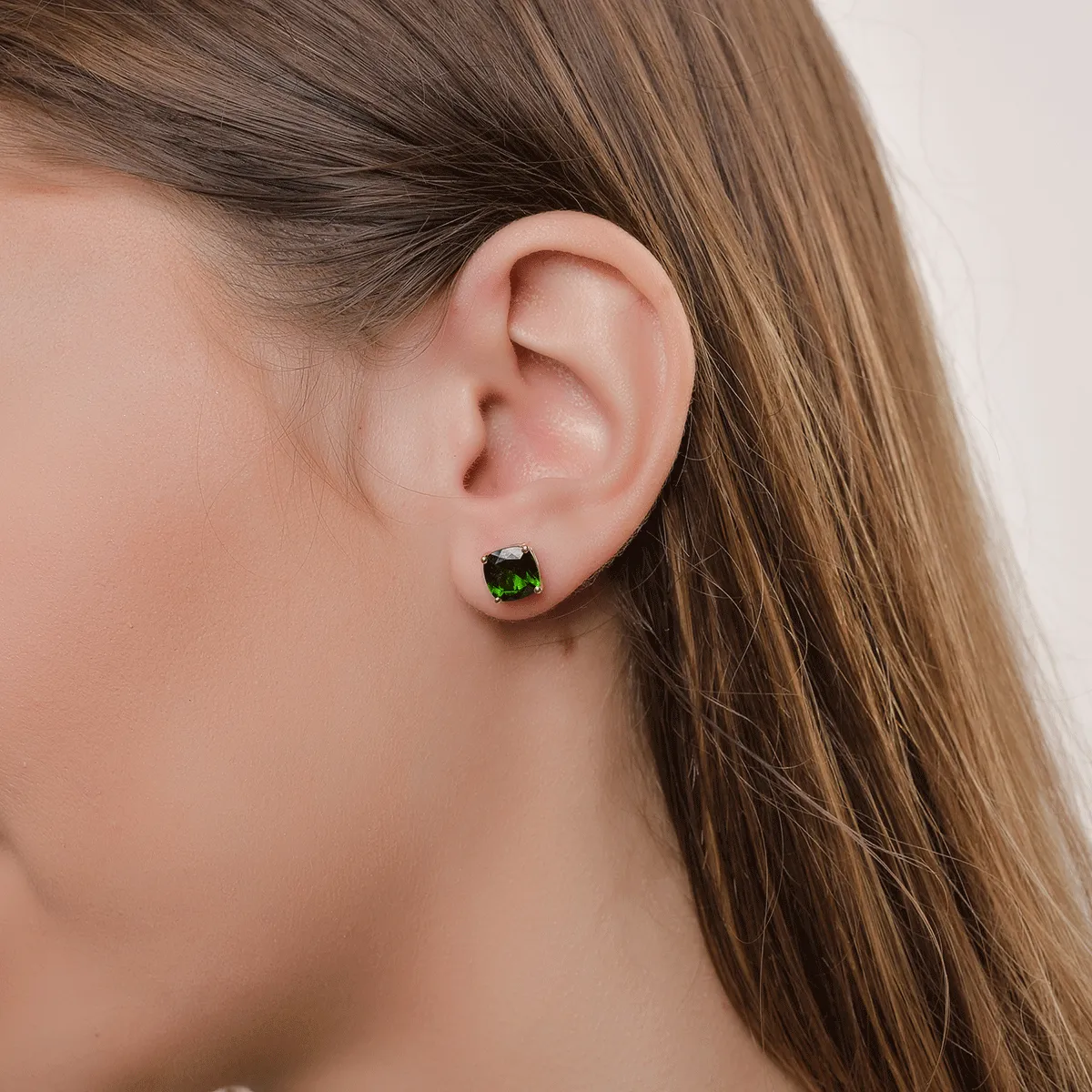 Cercei din aur galben cu cromdiopsid square de 4.35ct