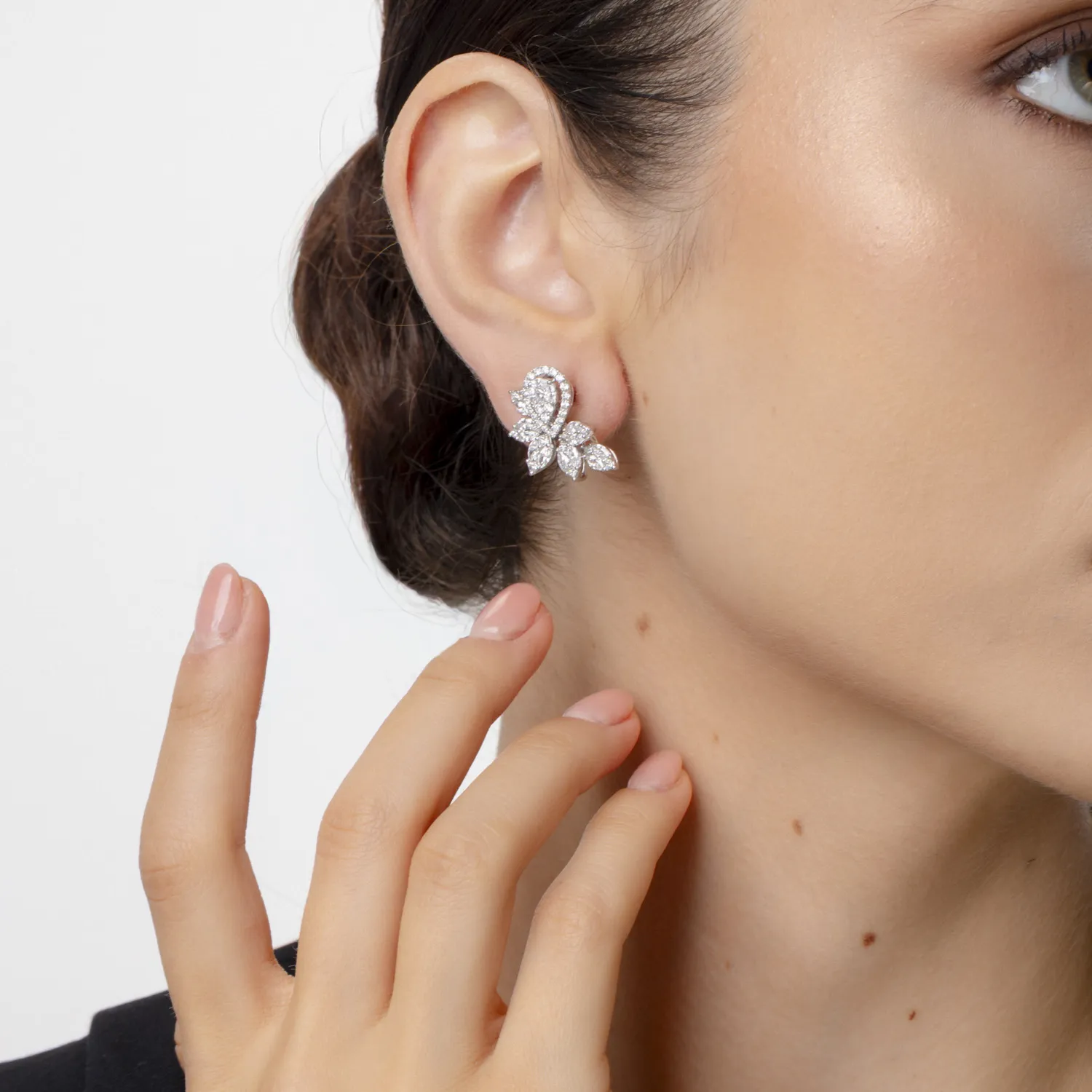 Kolczyki z 18K białego złota z 2.93ct diamentami