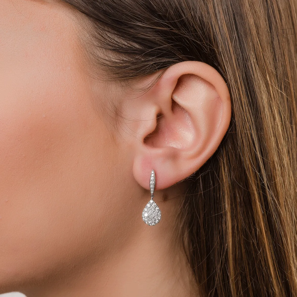 18K white gold earrings with 1.24ct diamonds
