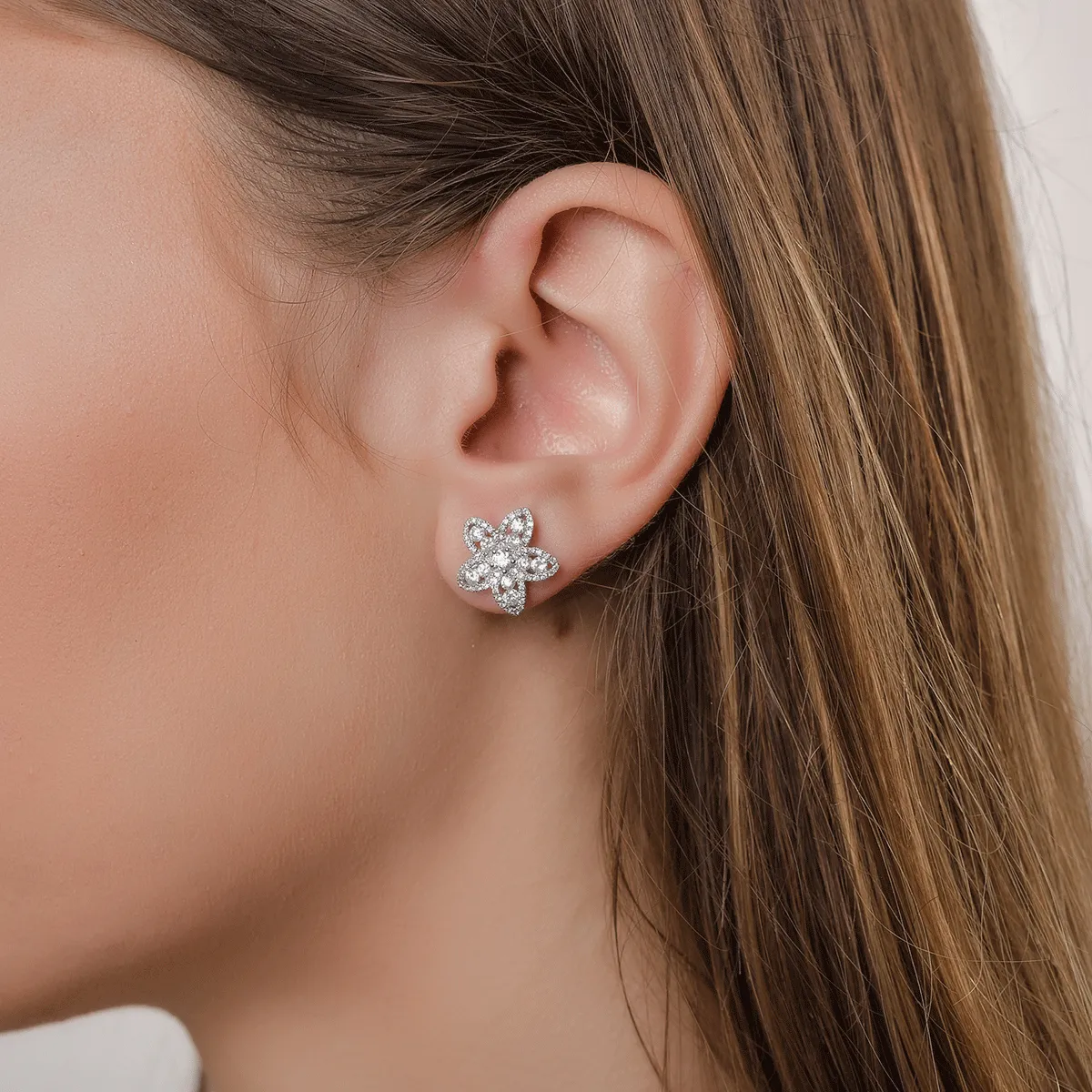 18K white gold earrings with 1.39ct diamonds