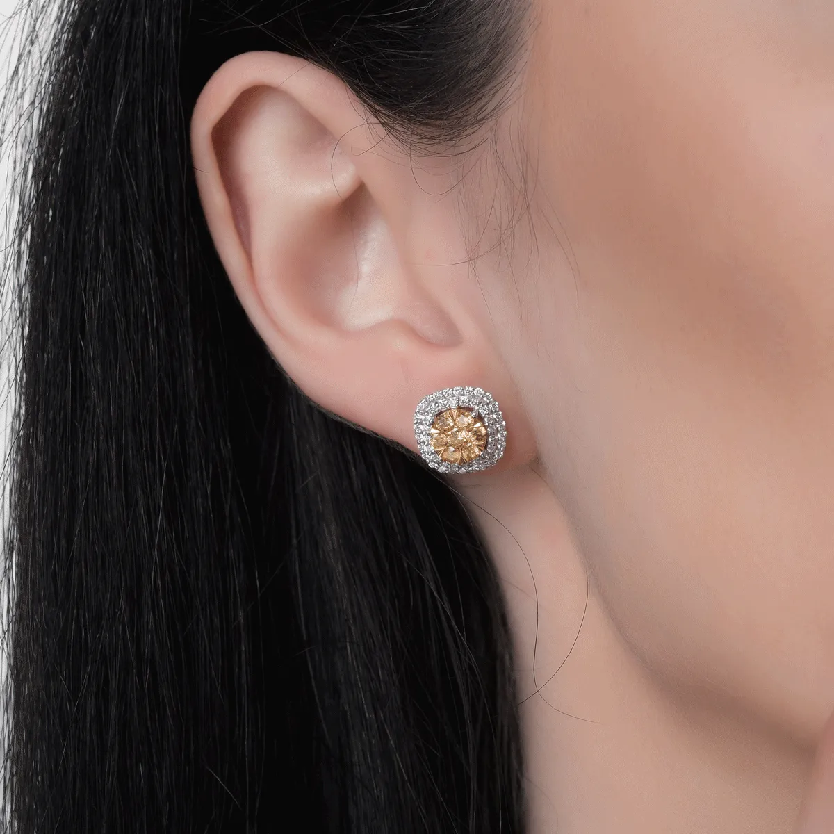 14 k fehér arany fülbevaló gyémánt díszítéssel 0,568ct és gyémánt 0.426ct