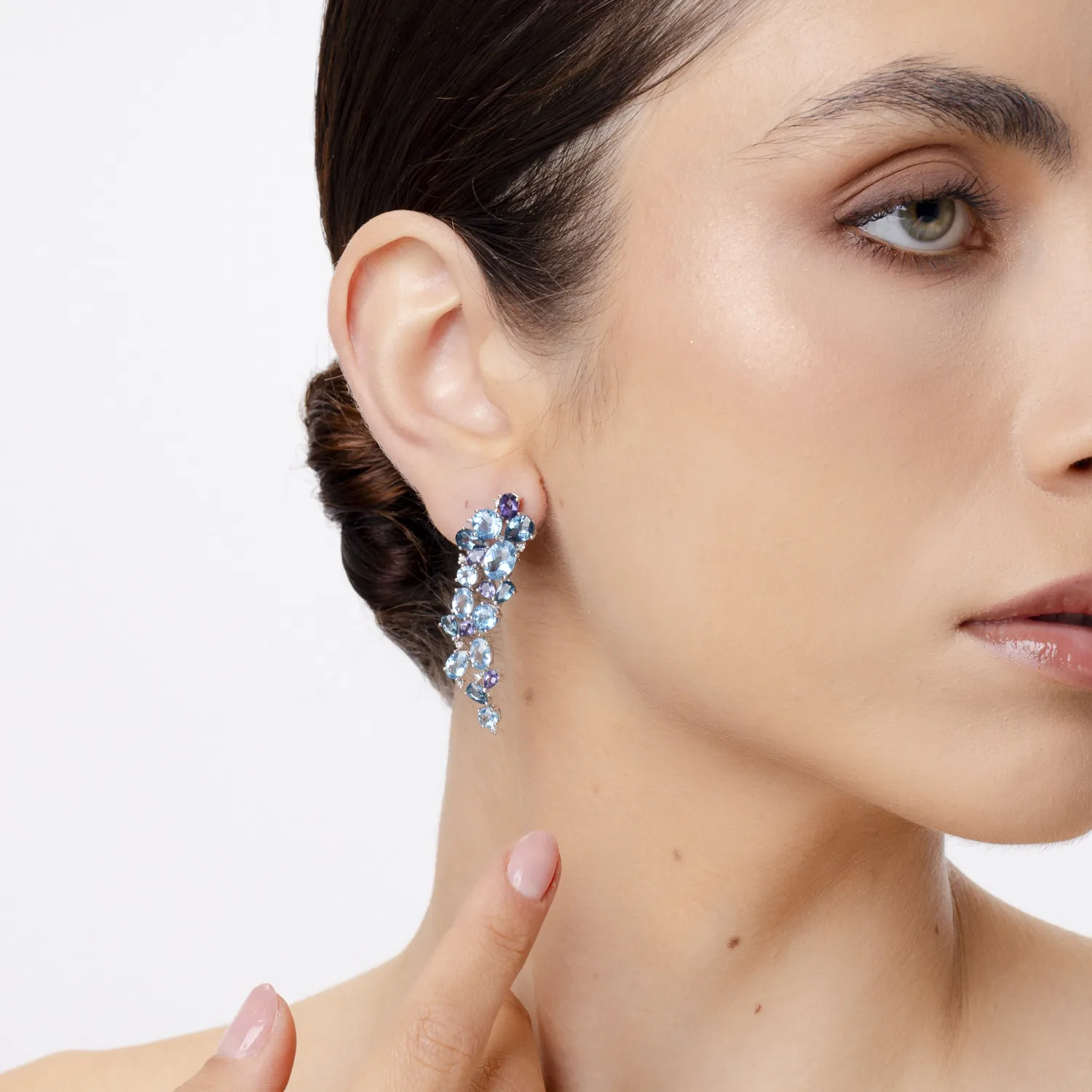 18K fehérarany fülbevaló 17.67ct drágakövekkel és féldrágakövekkel