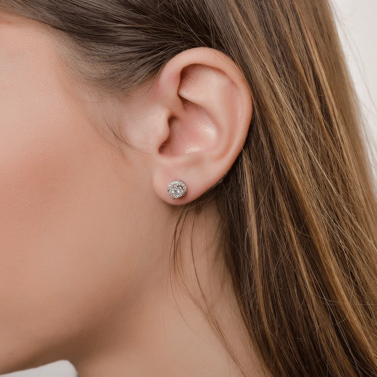 Cercei din aur alb cu diamante de 0.498ct