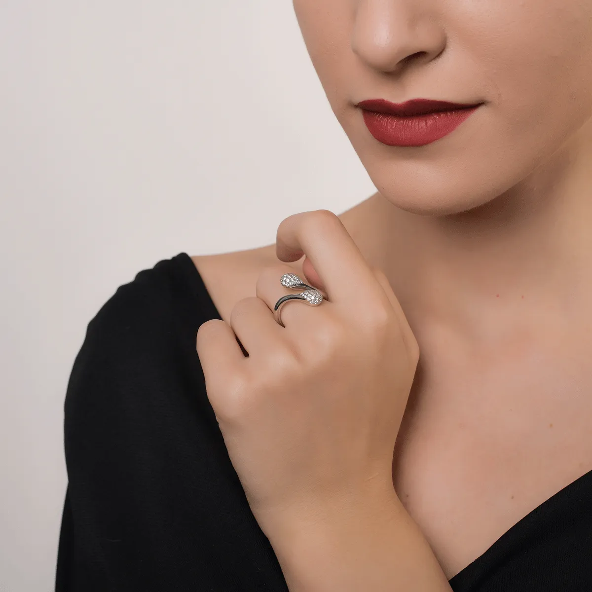 Пръстен от бяло злато 18K с диаманти 0.46ct