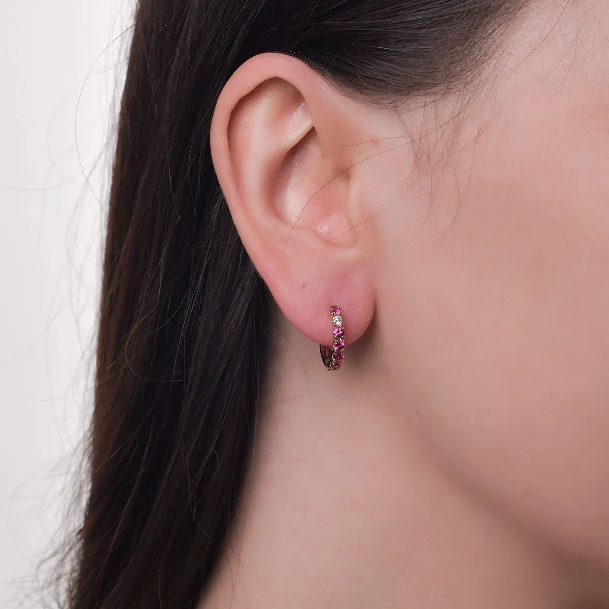 Cercei din aur roz cu rubine de 0.84ct si diamante de 0.1ct