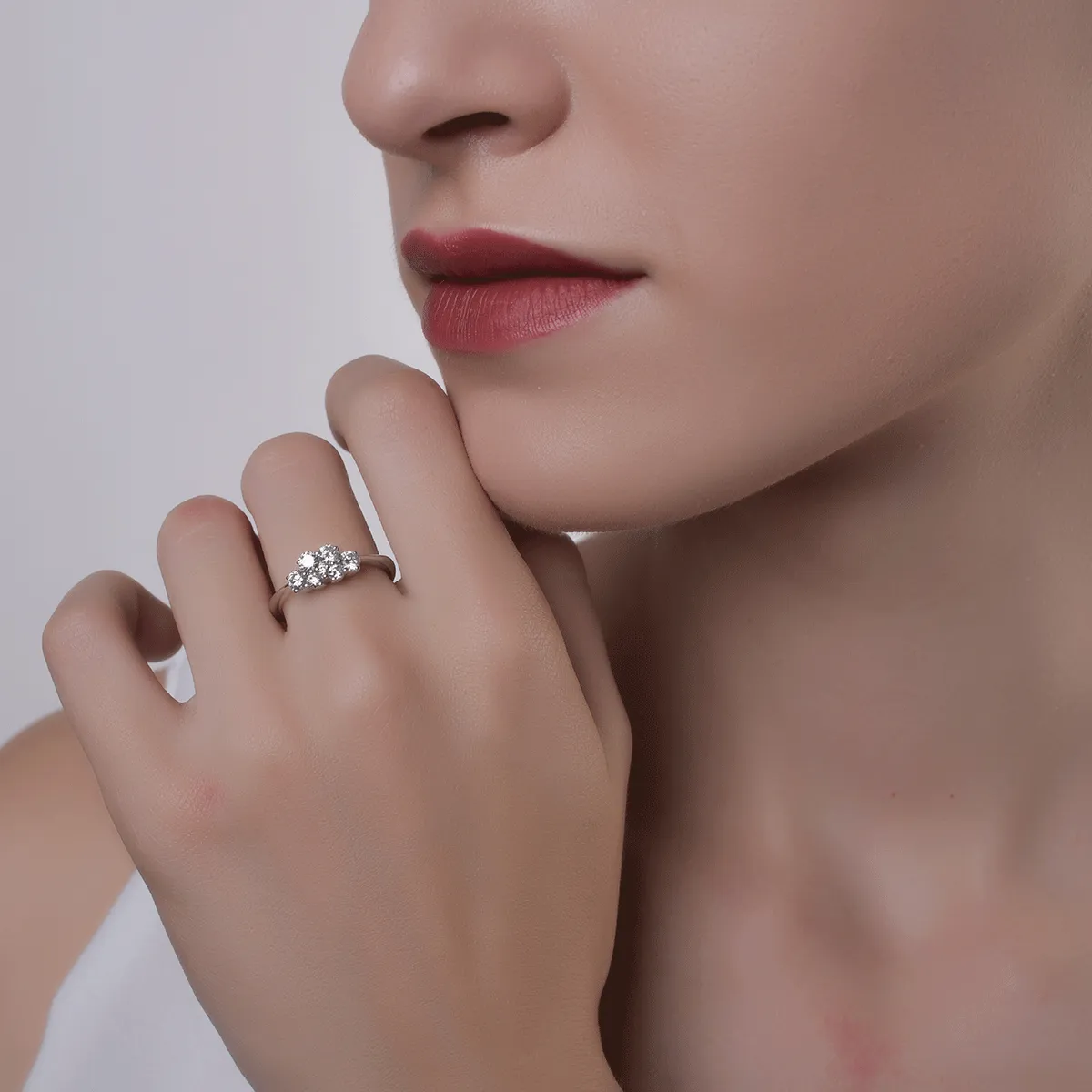 Pierścionek z 18K białego złota i diamenty 0.66ct