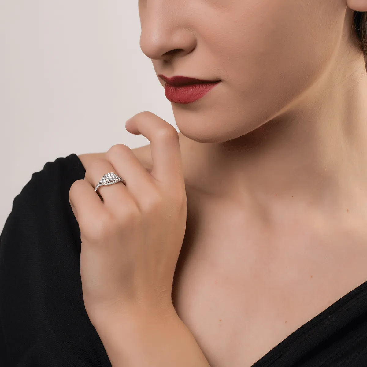 Inel din aur alb cu diamante de 0.77ct