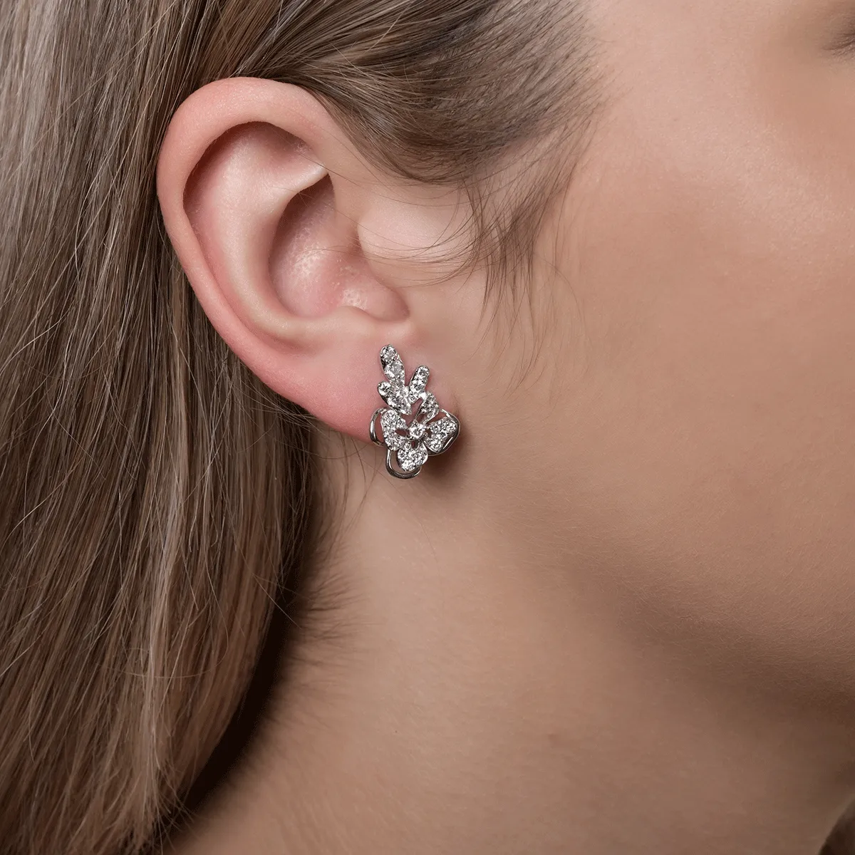 Обеци от 18K бяло злато с диаманти 1.12ct