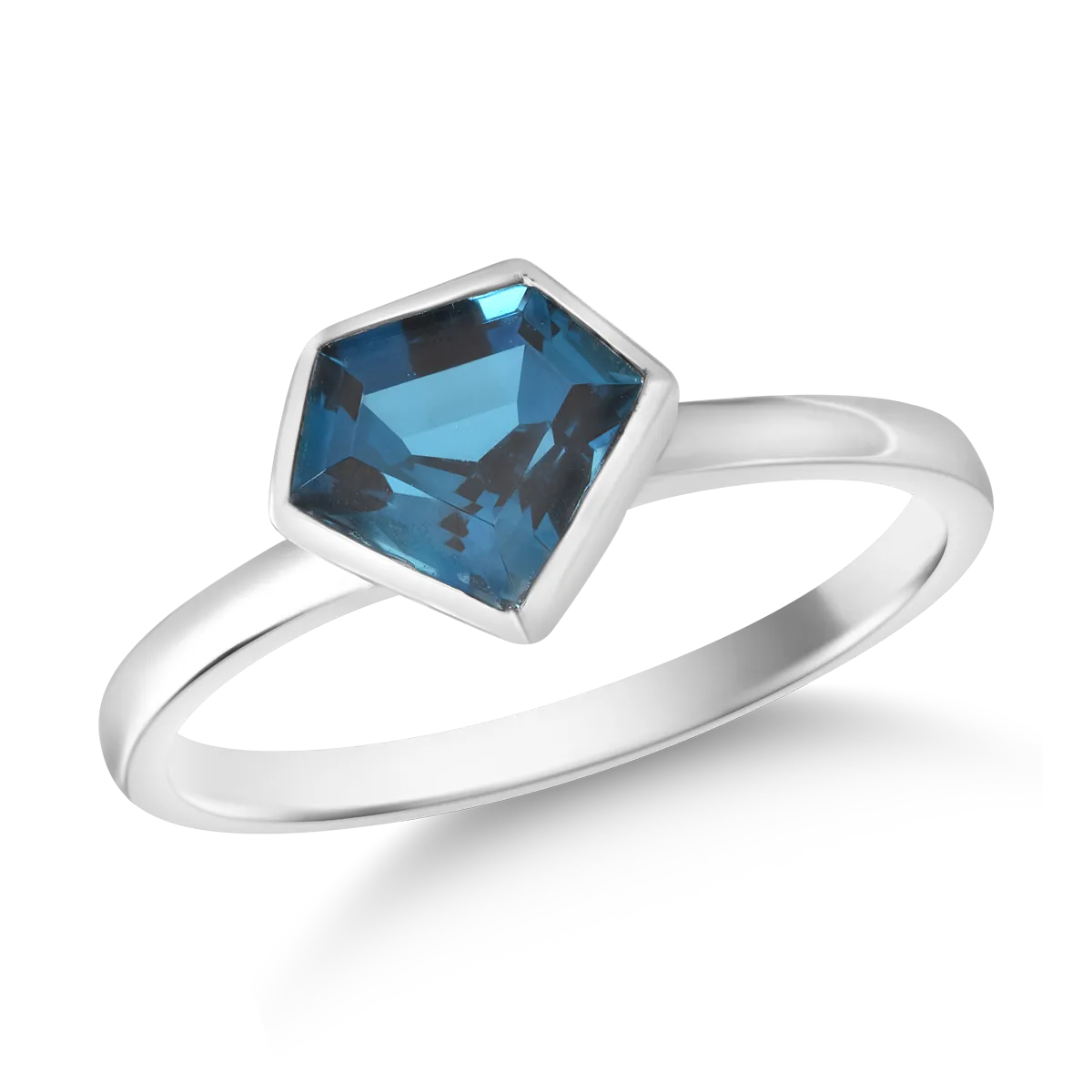 18K white gold ring with 1.6ct london blue topaz