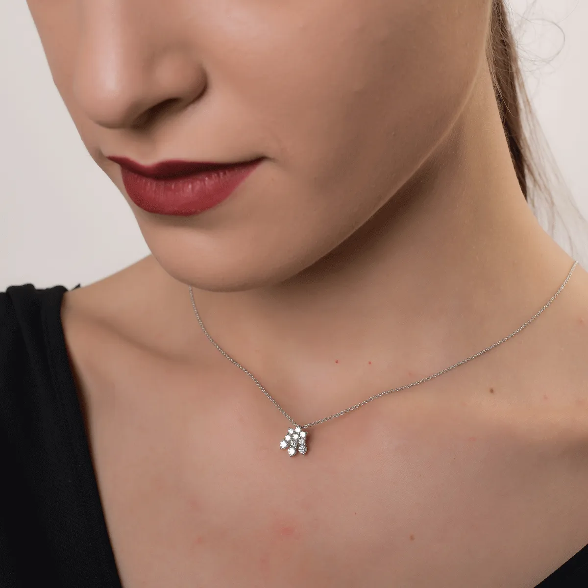 Lant cu pandantiv din aur alb de 18K cu diamante de 0.46ct
