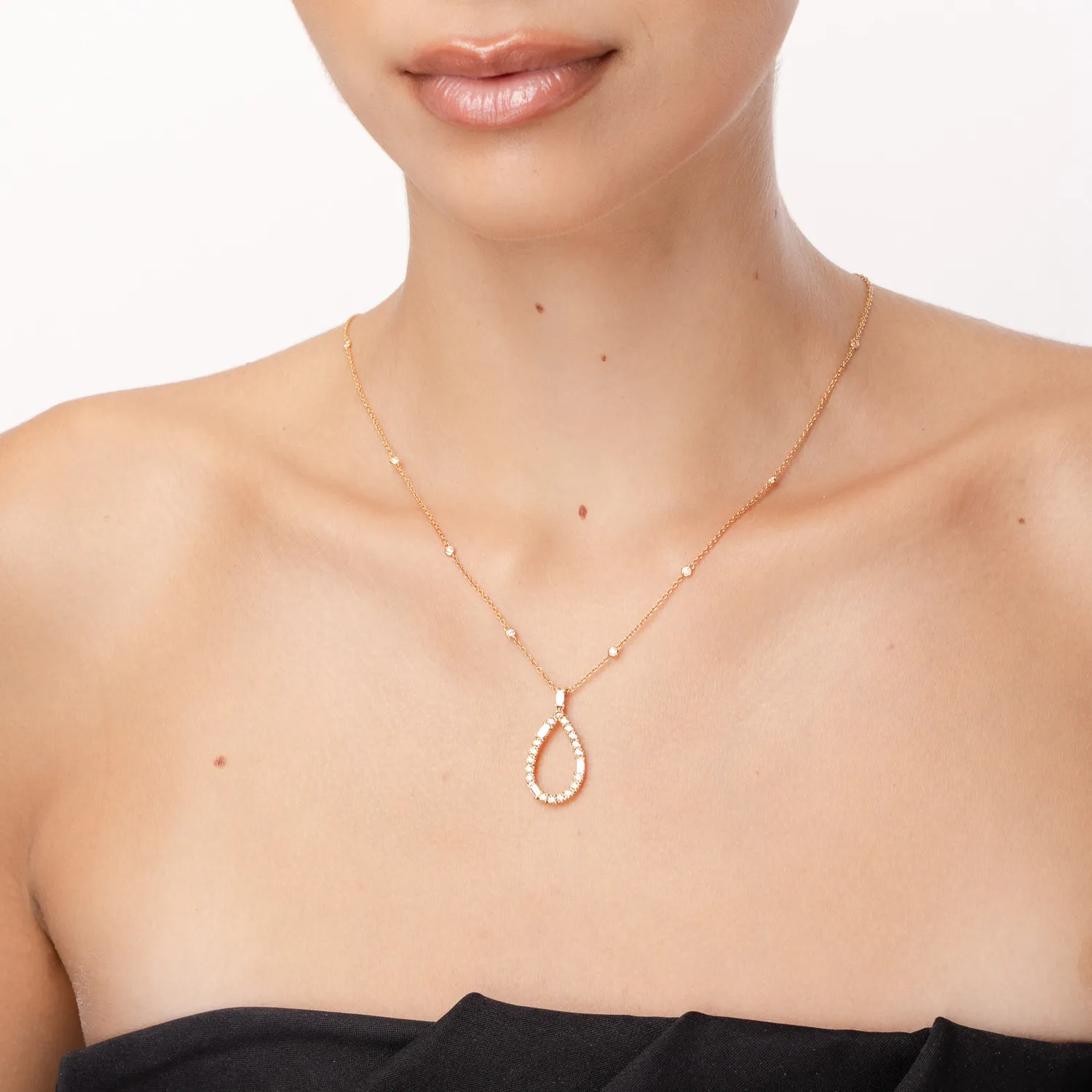 Wisiorek z 18K różowego złota z diamentami o masie 1.41ct