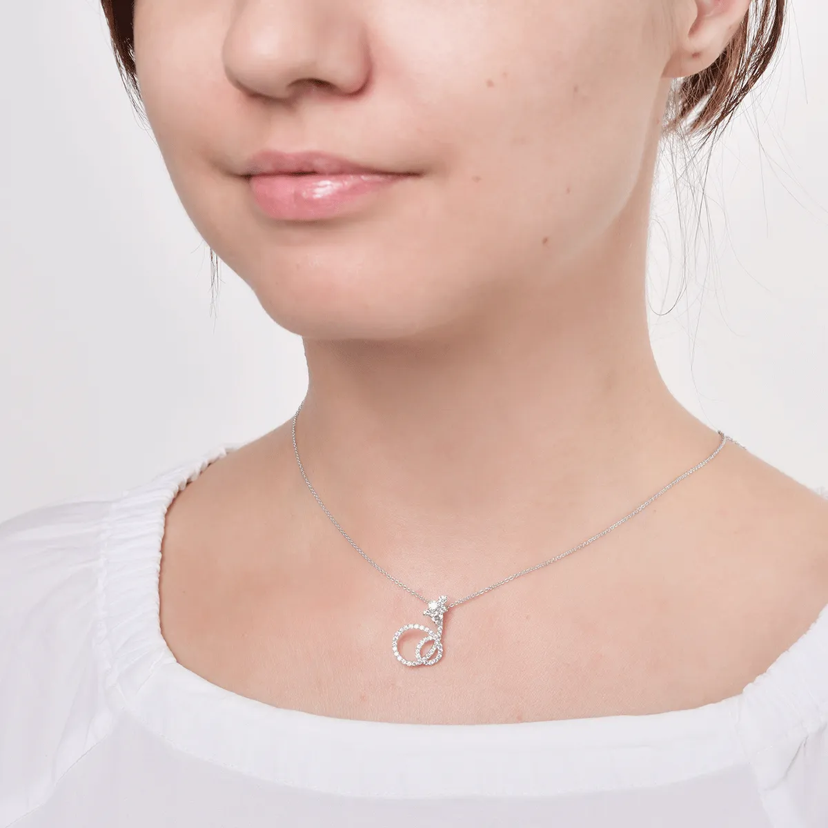 Lant cu pandantiv din aur alb de 18K cu diamante de 0.75ct