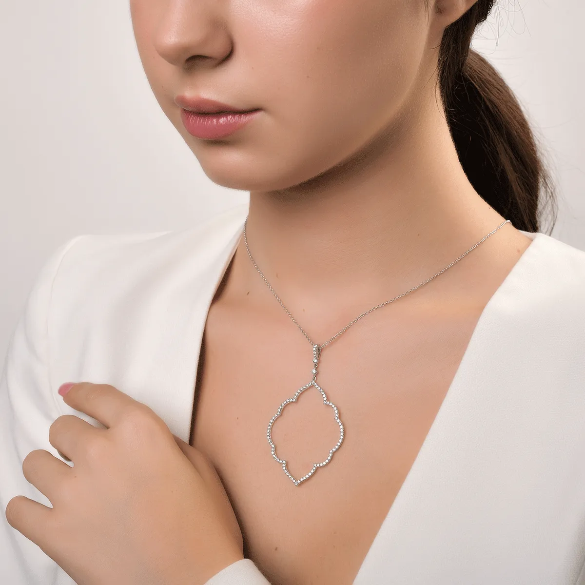 Lant cu pandantiv din aur alb cu diamante de 1.27ct