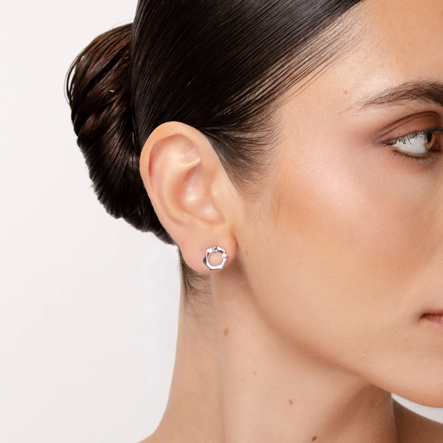 Cercei din aur alb cu diamant de 0.069ct — imaginea 5