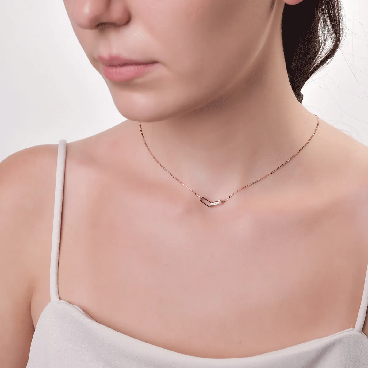 Lant cu pandantiv din aur roz cu diamante de 0.025ct