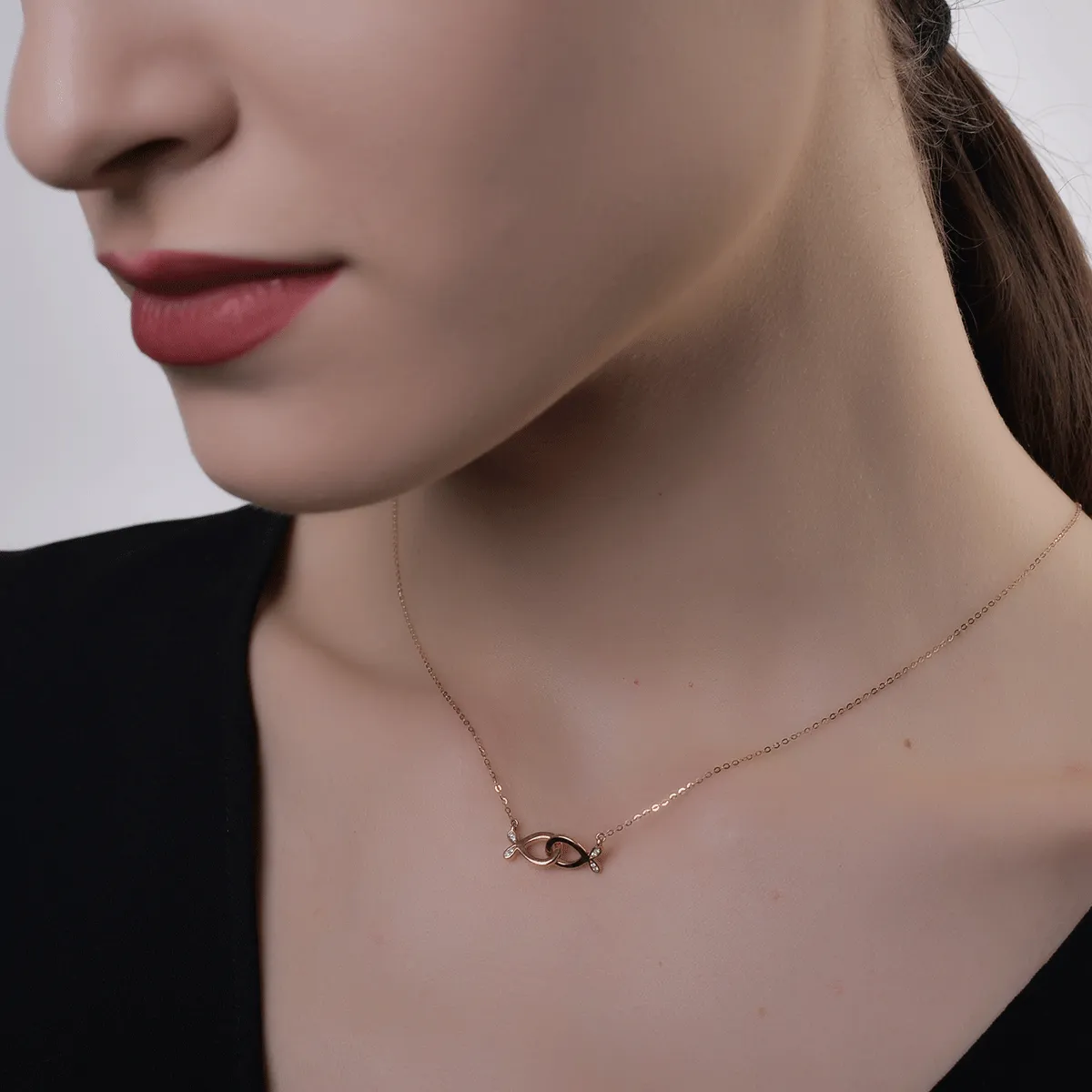 Lant cu pandantiv din aur roz de 18K cu diamante de 0.016ct