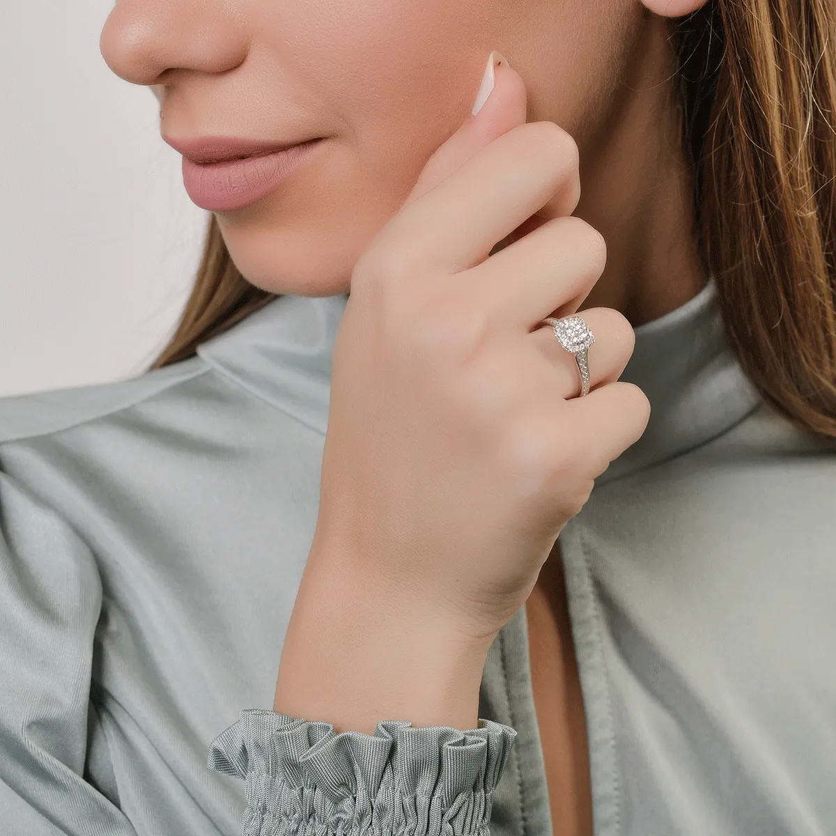 18k fehér arany eljegyzési gyűrű 0.52ct gyémántokkal