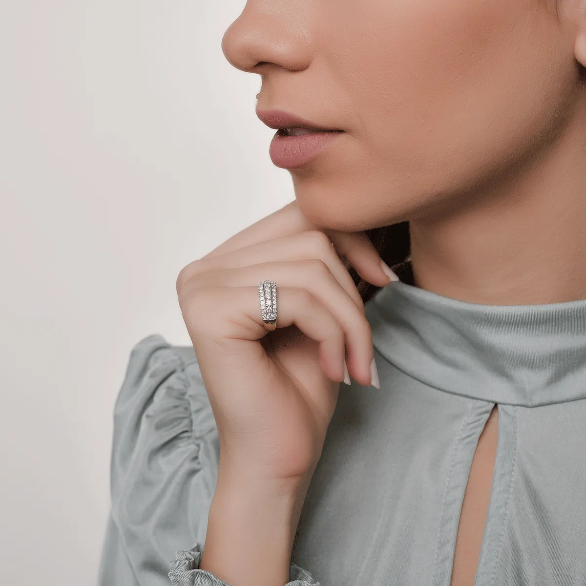 Pierścionek z żółtego 18K złota z diamentami o masie 0,988ct
