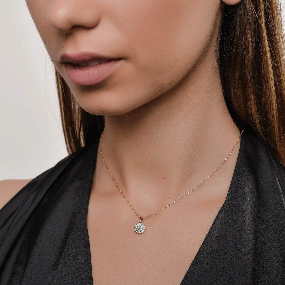 Pandantiv din aur roz cu diamante de 0.323ct