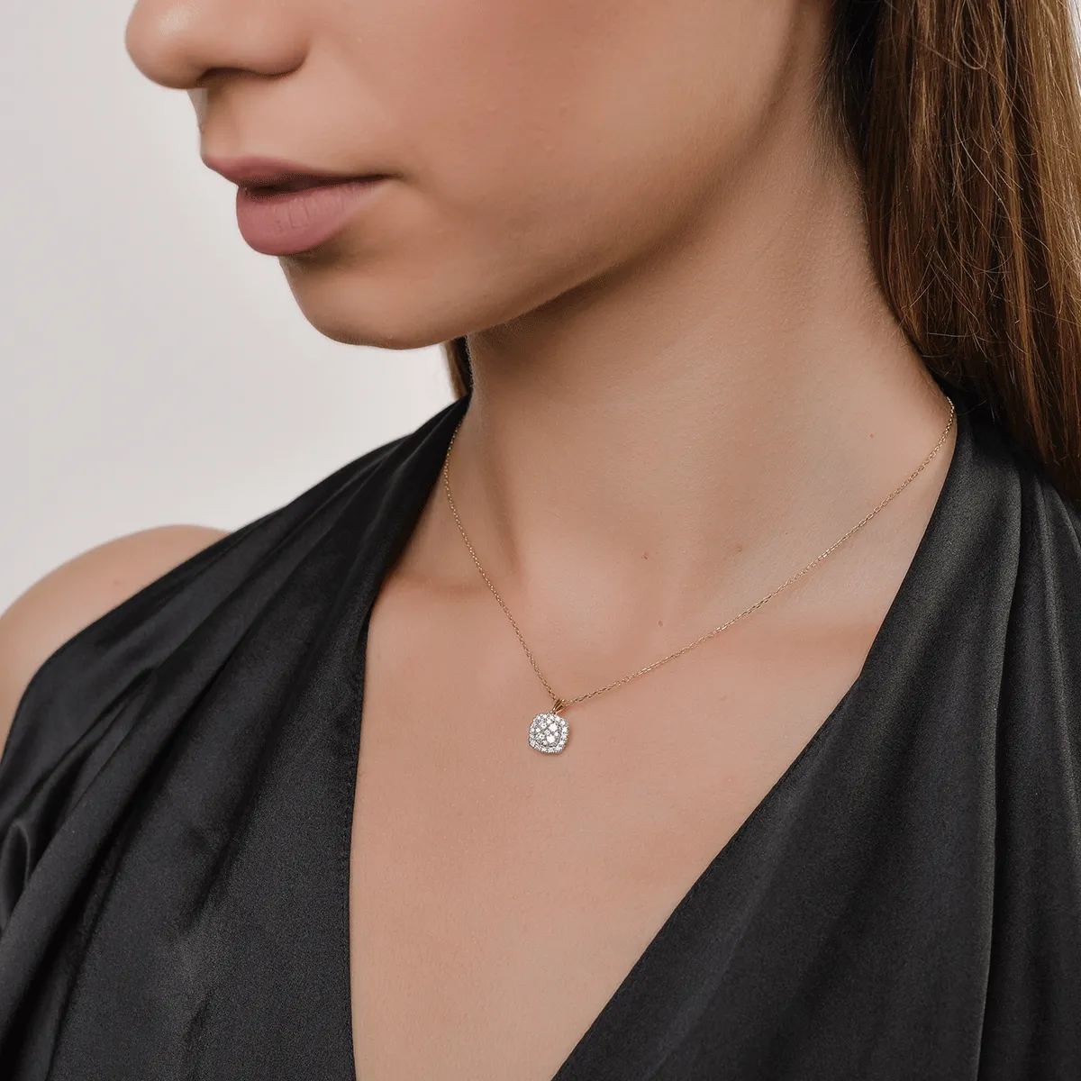 Pandantiv din aur galben de 18K cu diamante de 0.3ct