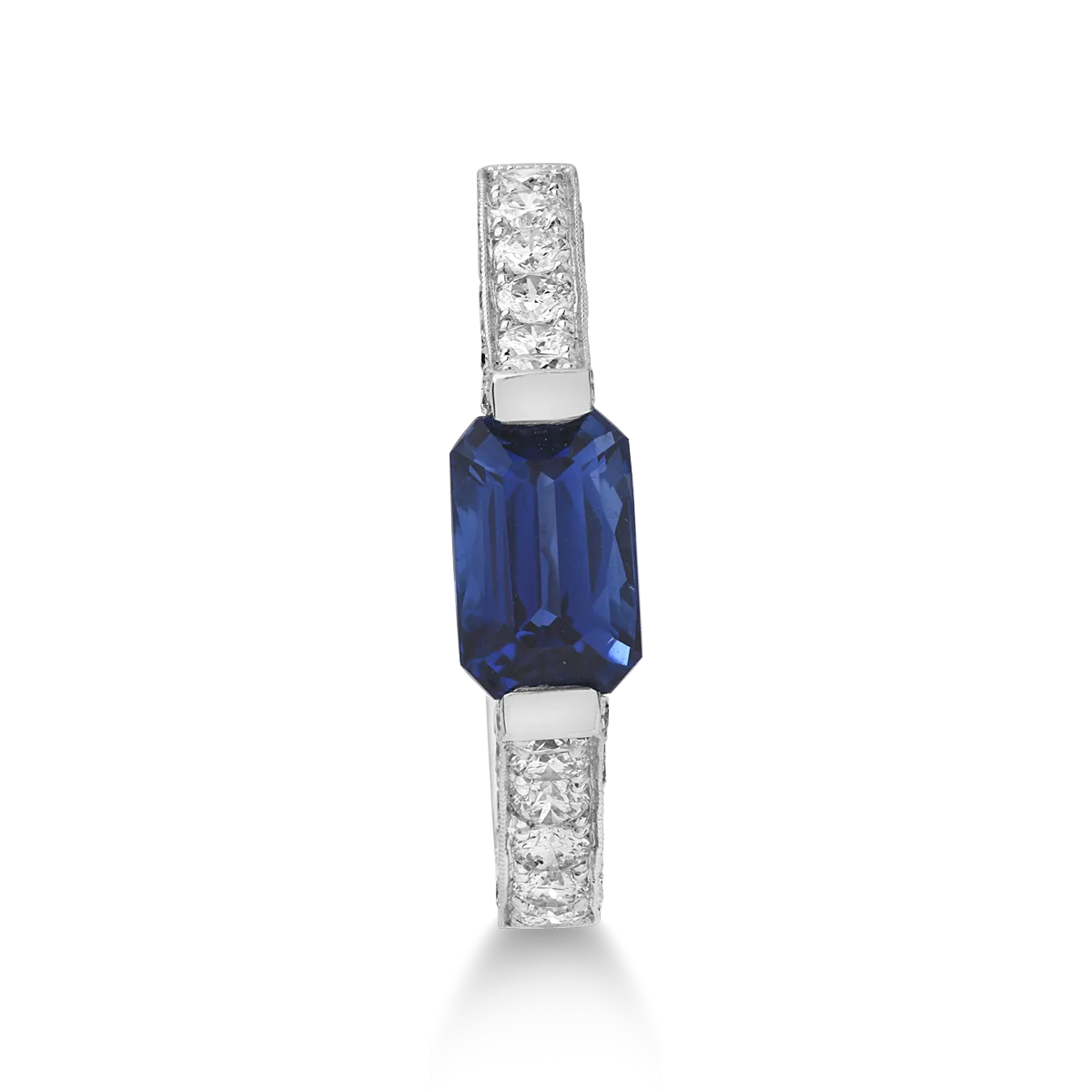 Inel din aur alb ct cu safir octogonal de 1.46ct si diamante de 0.9ct