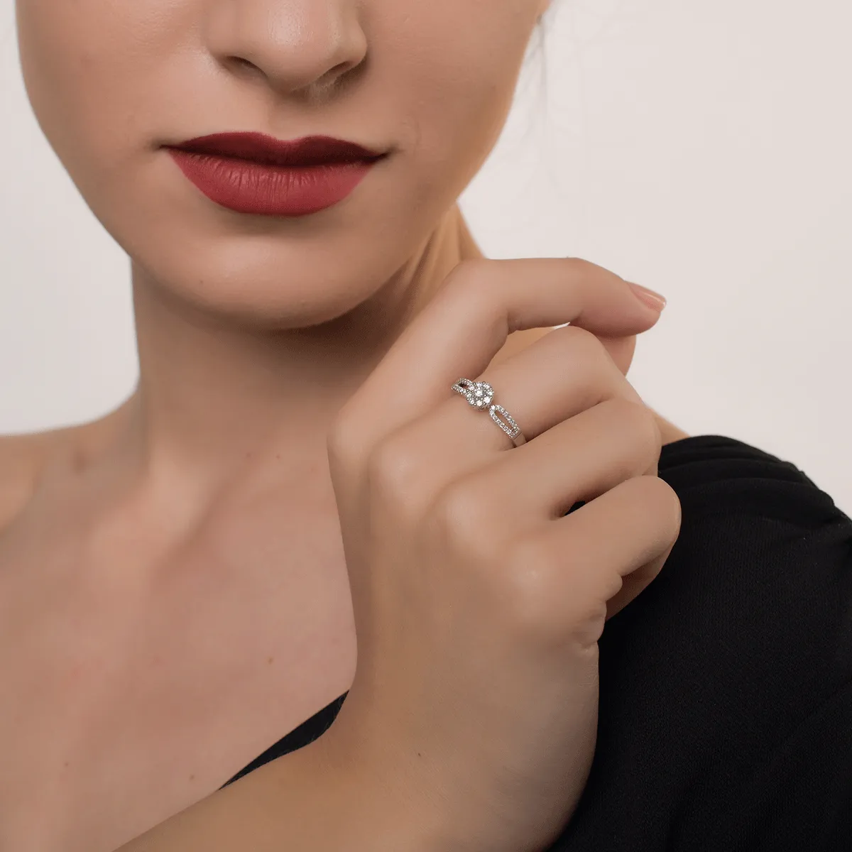 Пръстен от бяло злато 18K с диаманти 0.31ct