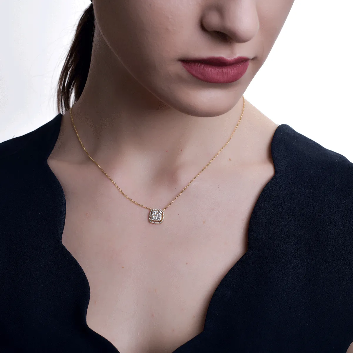 18k sárga arany medál nyaklánc gyémántokkal 0.73ct