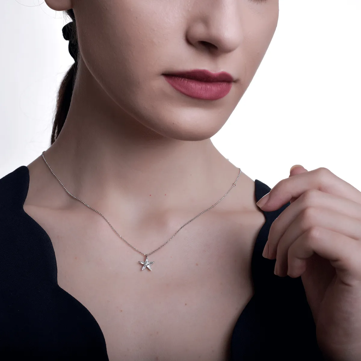 Колие със звезди от 18K бяло злато с диаманти 0.27ct