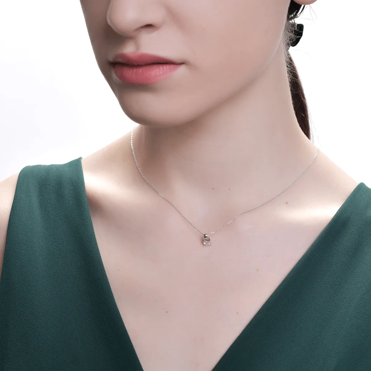 Lant cu pandantiv din aur alb de 18K cu diamant de 0.3ct