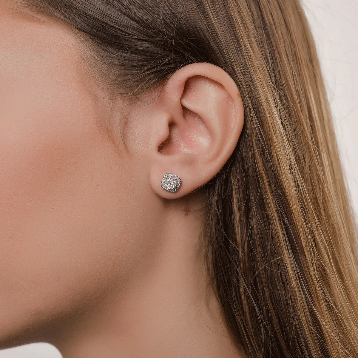 18k sárga arany fülbevaló 0.535ct gyémántokkal