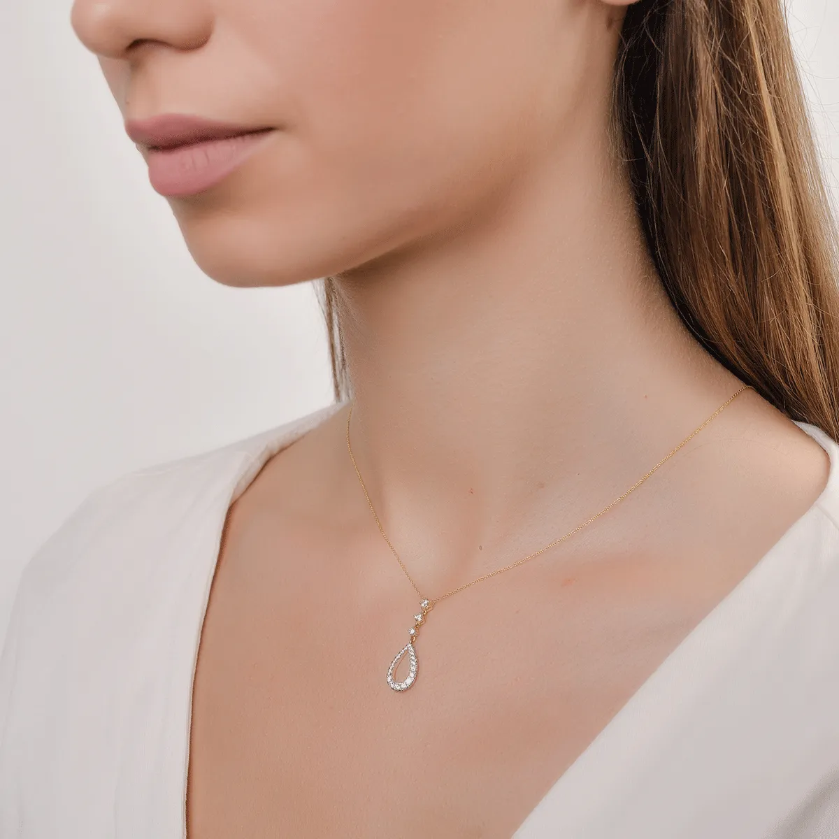 Lant cu pandantiv din aur galben de 18K cu diamante de 0.459ct