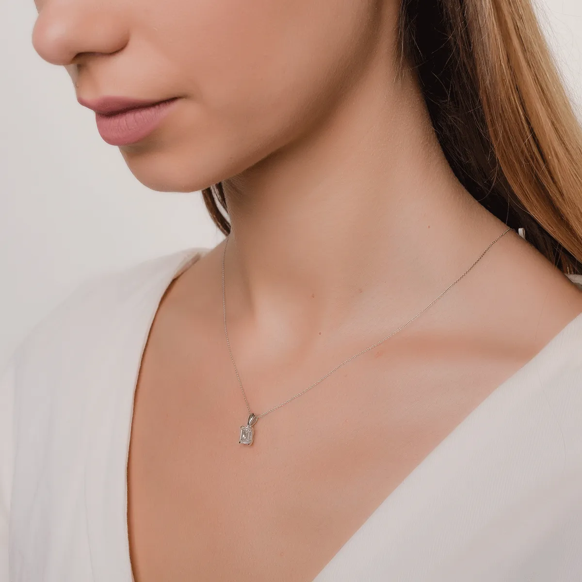 Lant cu pandantiv din aur alb de 18K cu diamant de 1.01ct
