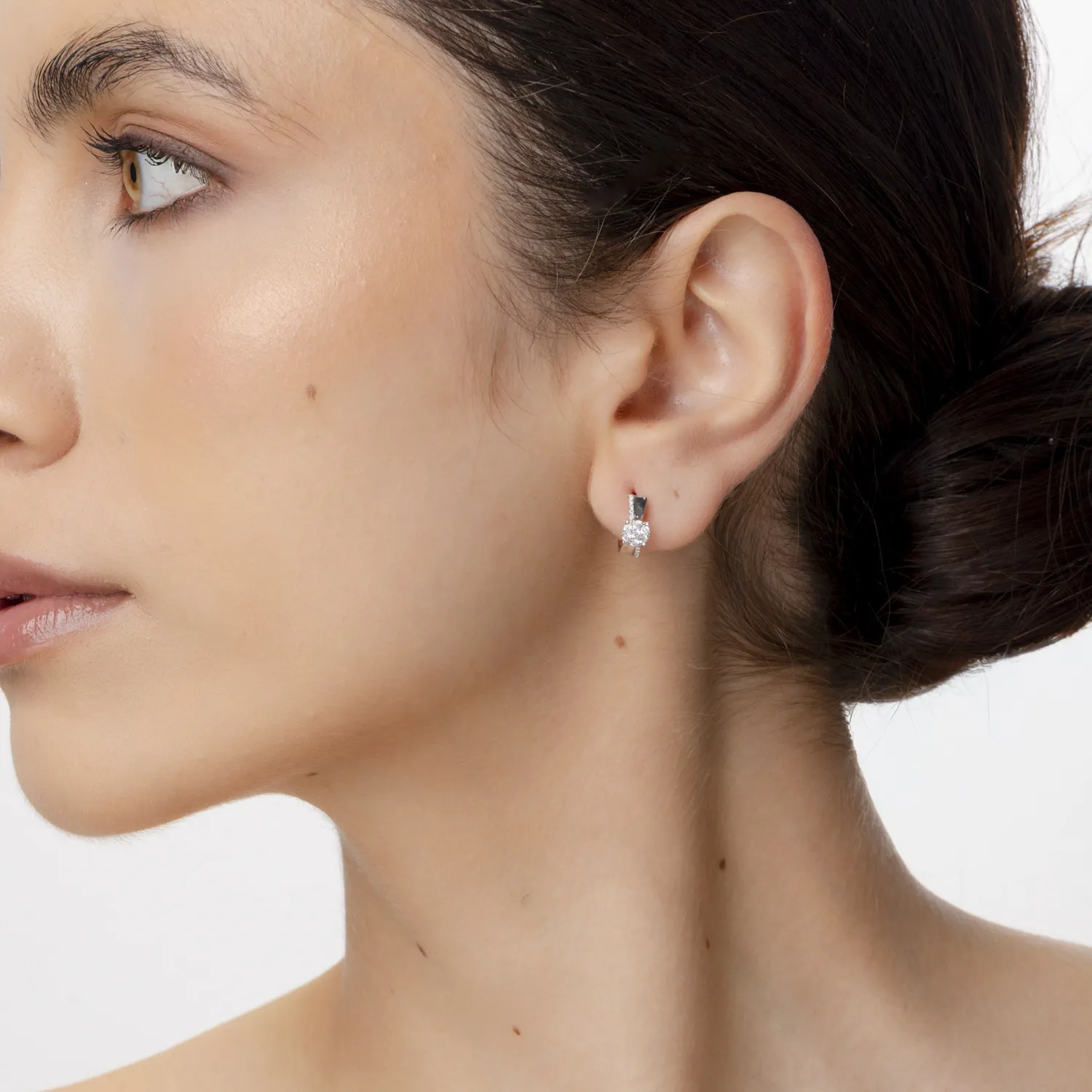 Fehér arany fülbevaló 0.3ct gyémánttal