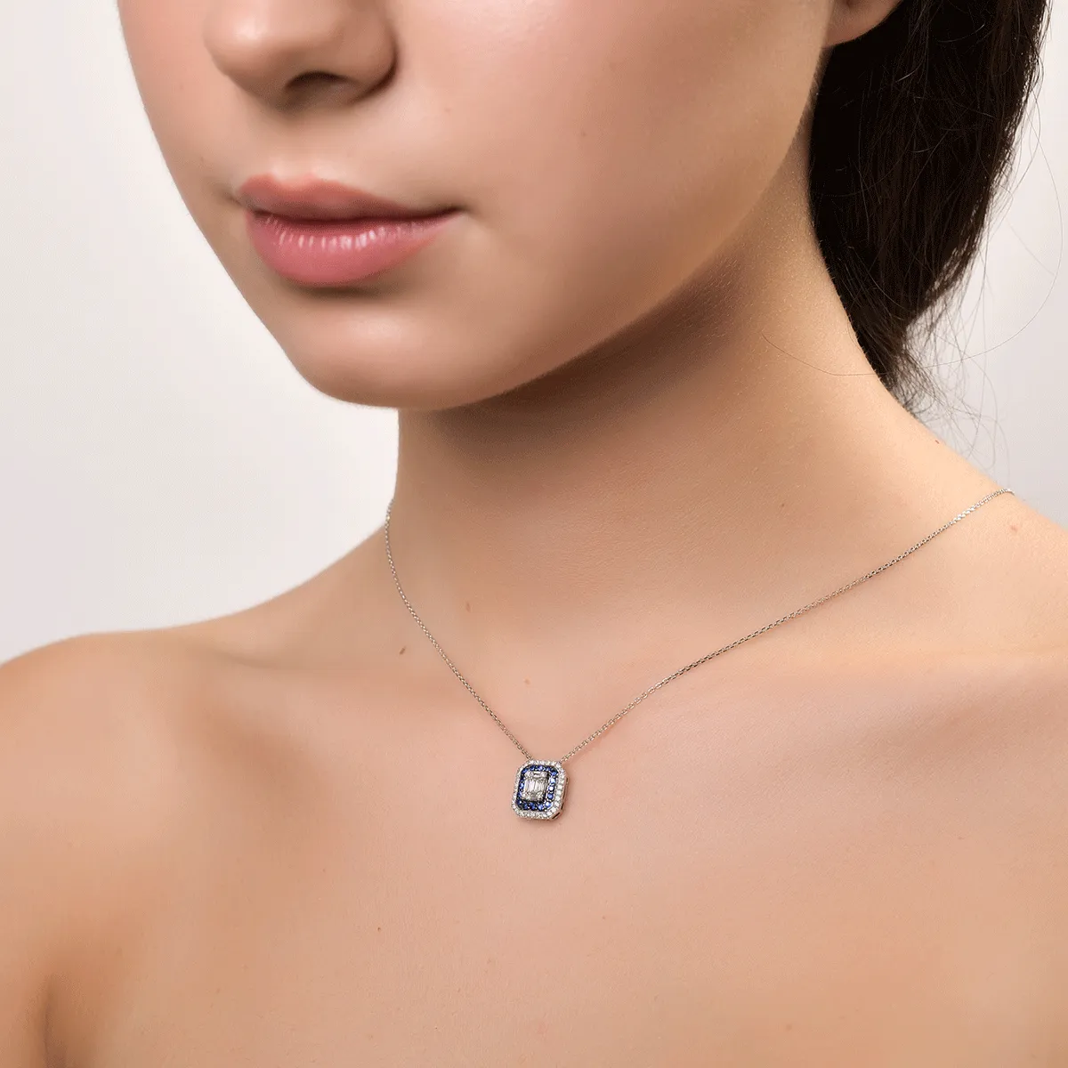 Lant cu pandantiv din aur alb cu diamante de 0.74ct si safire de 0.222ct