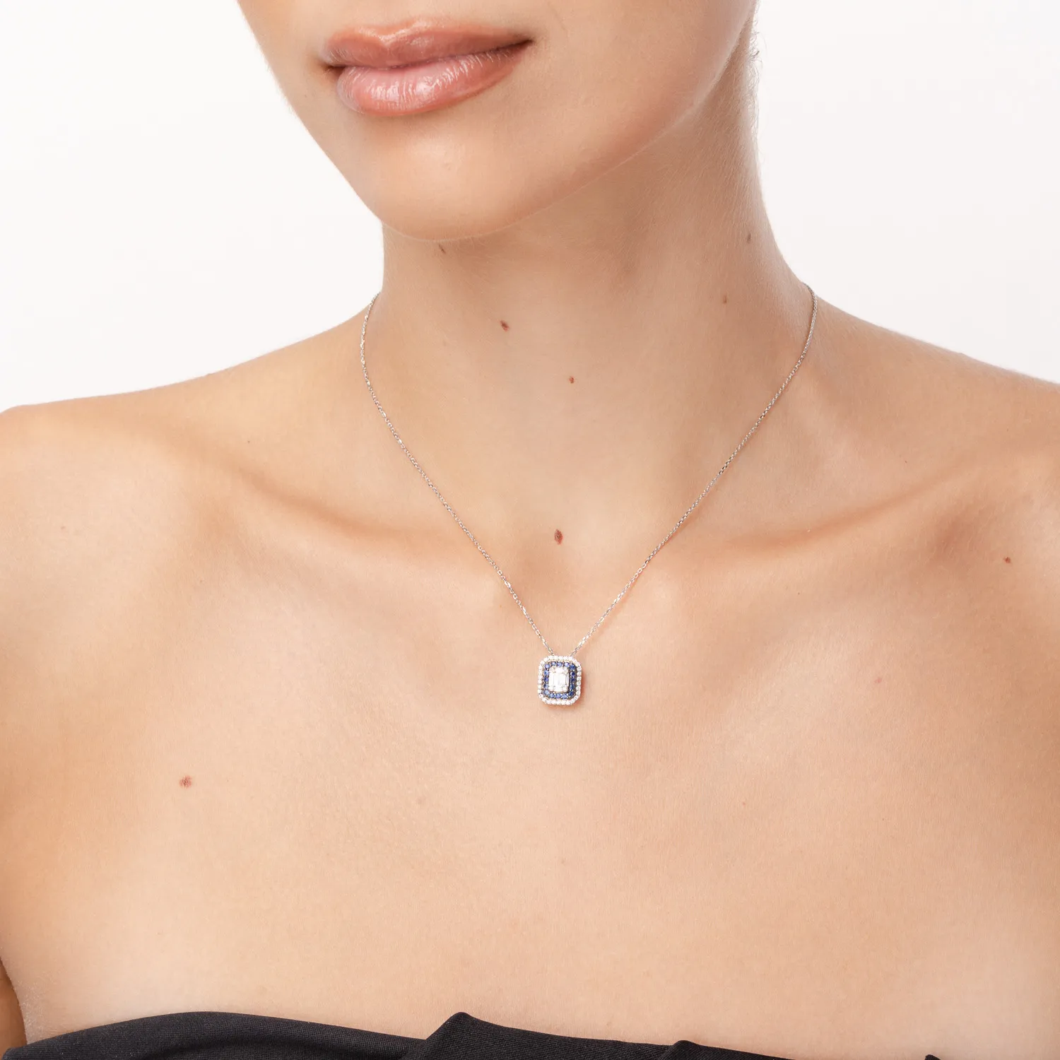 18K white gold pendant necklace with 0.74ct diamonds and 0.222ct sapphires