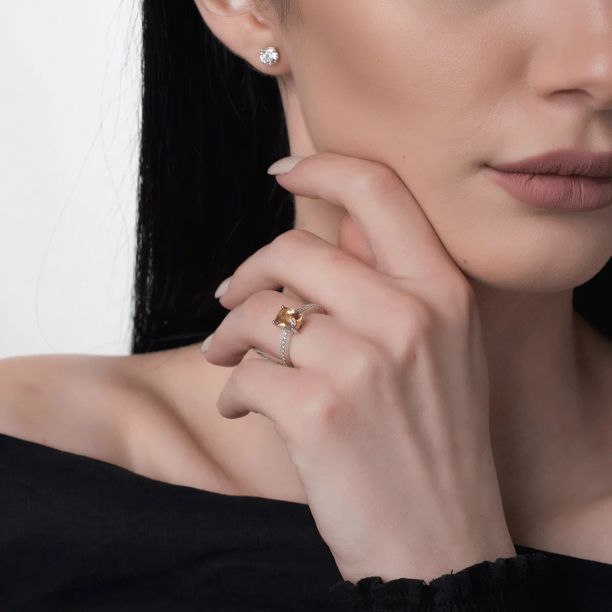 Inel din aur alb de 14K cu citrin de 1.188ct si diamante de 0.095ct